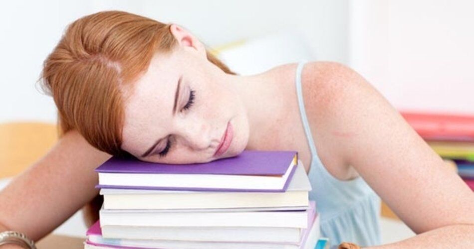 Dormir bem na adolescência: como o sono ajuda no bem-estar? 